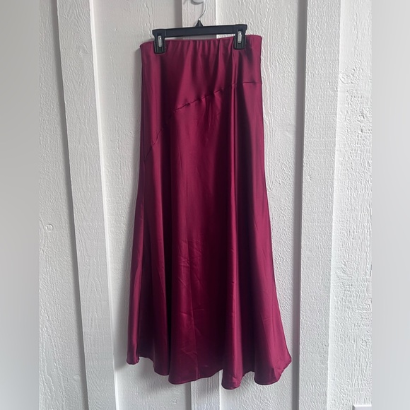 Burgundy Women's Maxi Skirt - Small - Picture 3 of 5